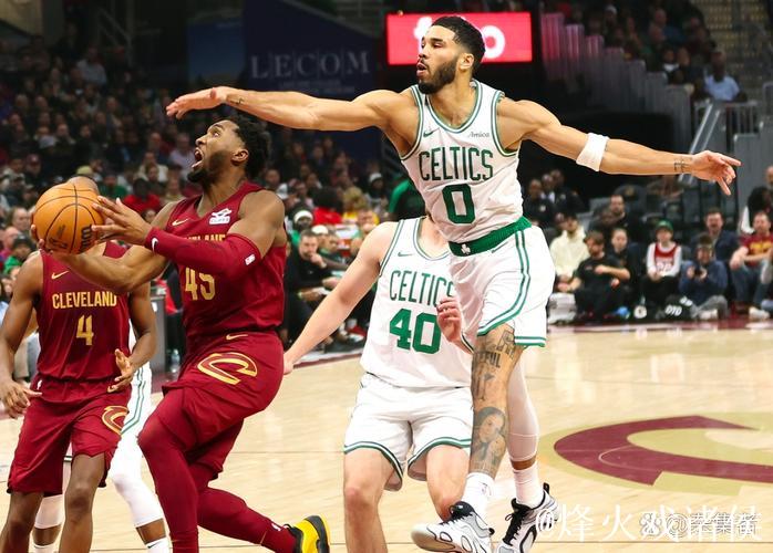 塔图姆33+12力压米切尔35分 凯尔特人终结骑士15连胜